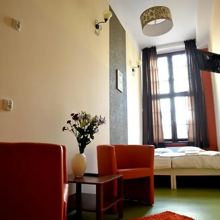 The One אכסניה