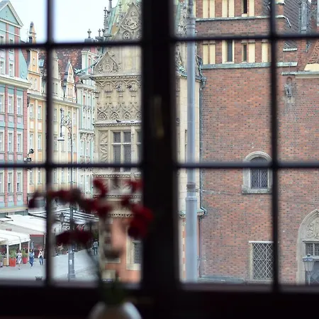 The One אכסניה ורוצלב