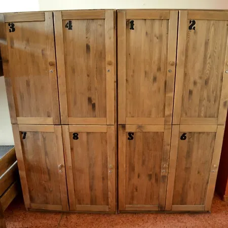 بيت شباب The One